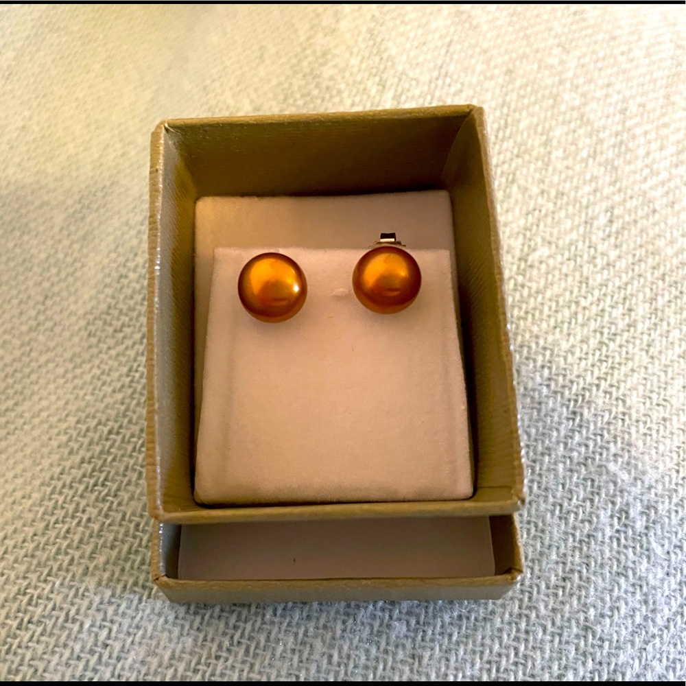 Honora brown pearl post earrings. New, never worn